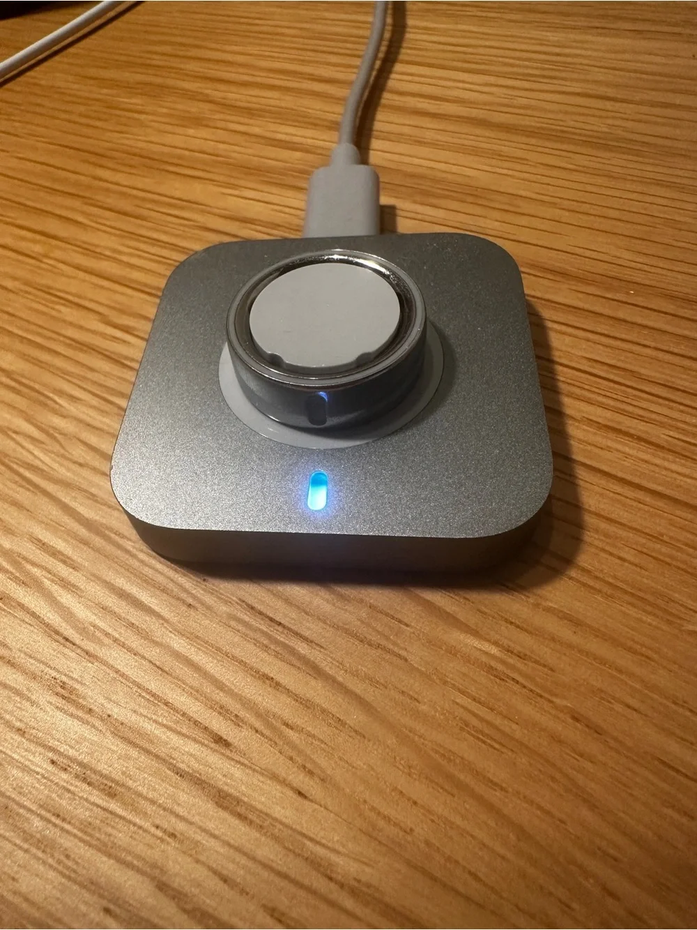 Like New! Oura Ring 4 - Size 8 in Silver with Charger